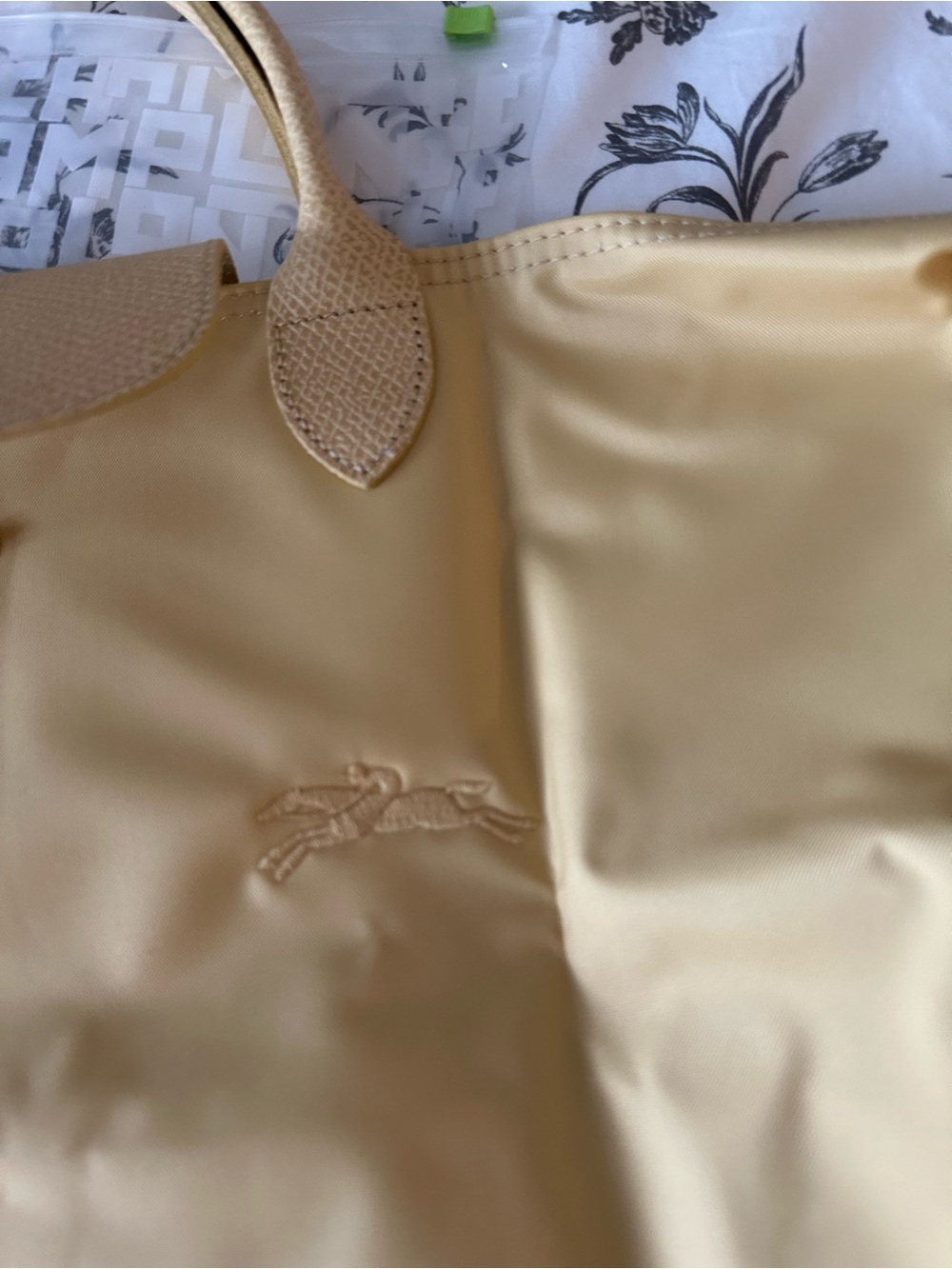 Longchamp Medium With Short Handles New - Picture 5 of 8
